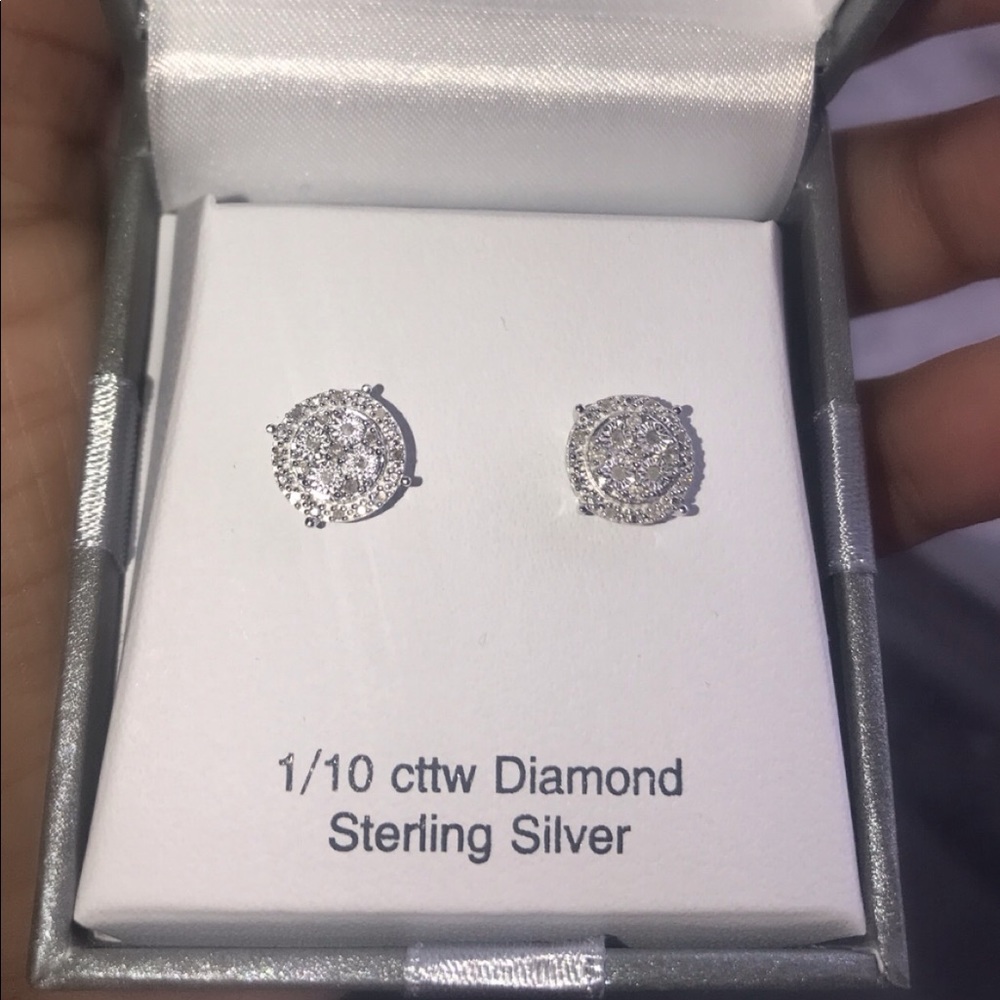 Sterling Silver 1/10cttw Diamond Earrings